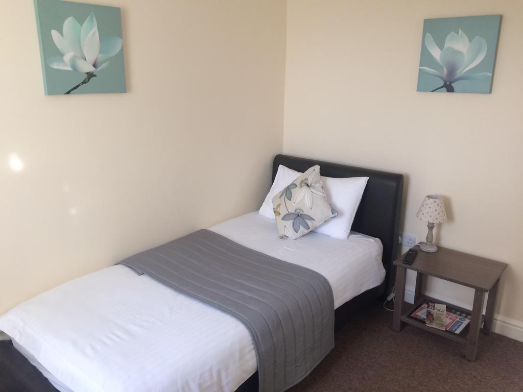 The Lodge Redhill  Bagian luar foto