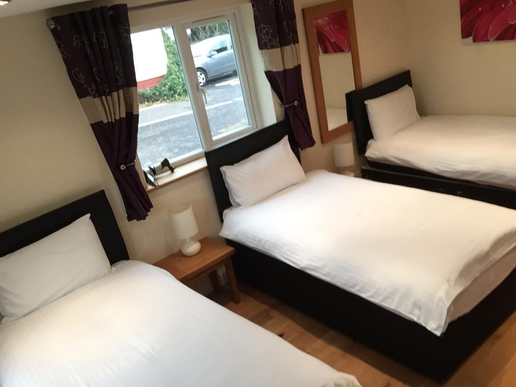 The Lodge Redhill  Bagian luar foto